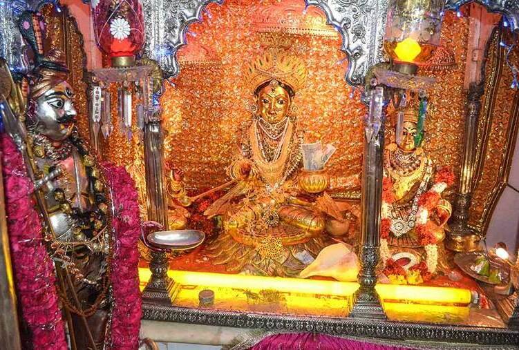 Varanasi news: मां अन्नपूर्णा मंदिर में धान की बालियों से हुआ माता का श्रृंगार, उमड़ा भक्तों का हुजूम