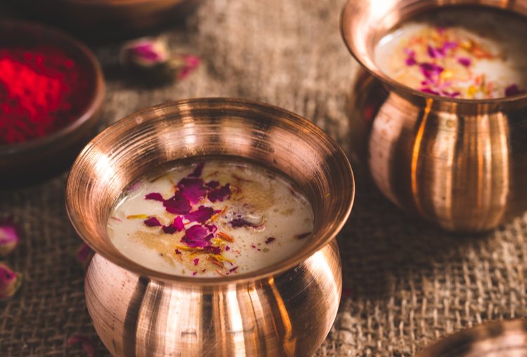 बनारसी ठंडाई: इसी में तो घुली है वाराणसी की असल मिठास