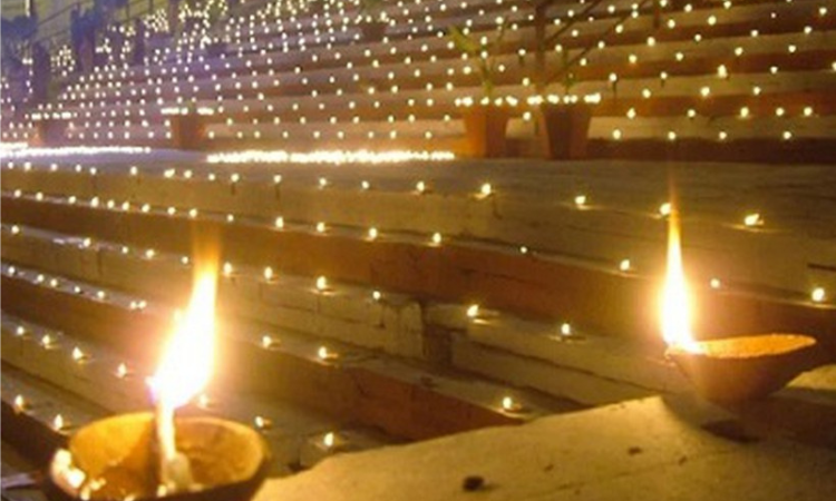 Dev Diwali 2023 Quotes:दीपों से जगमग घाट से चमकेंगे धरती और आकाश!