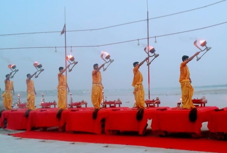 Morning Ganga Aarti - Assi Ghat Varanasi